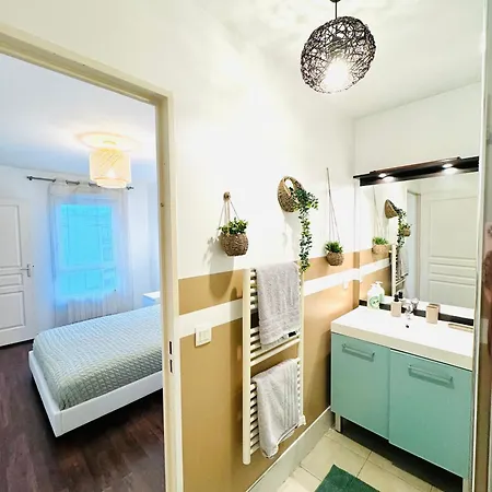 *le Golden Tropic* Magnifique T4 Terrasse+parking Vaulx-en-Velin